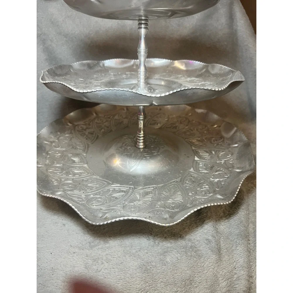 Vintage Wilson Metal Products Hammered Aluminum 3 Tier Tidbit Serving Tray 14